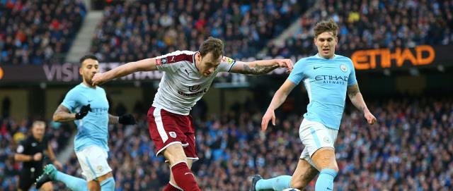  埃弗顿最后时刻绝平保级成功  