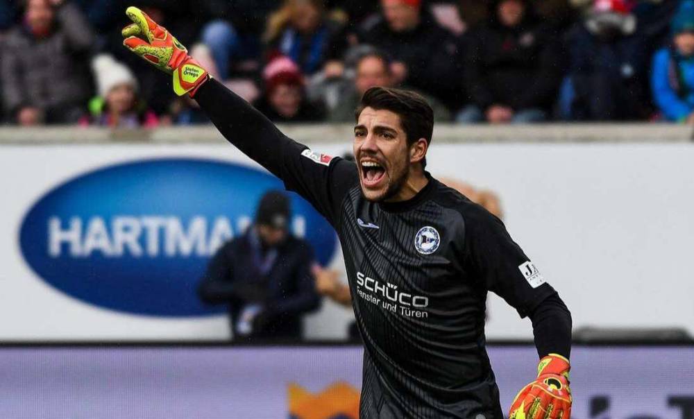  布雷斯特门将超神发挥，零封豪门创队史纪录  