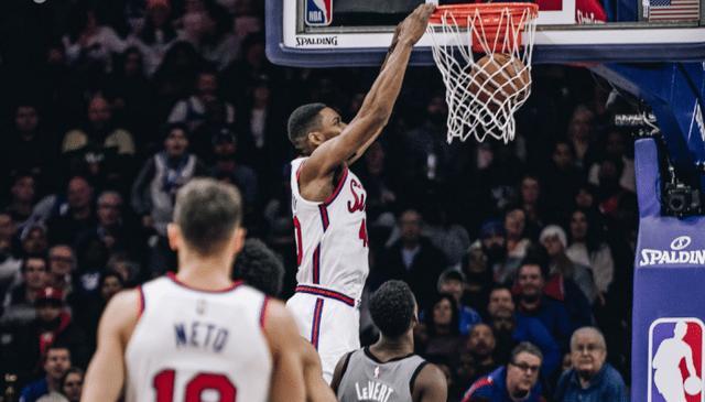  恩比德制霸禁区76人轻取尼克斯