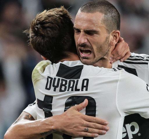  拜仁防线遭遇考验，德甲霸主地位面临挑战