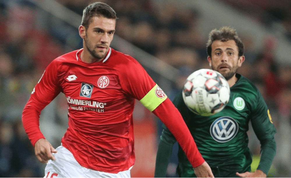  美因茨前锋把握机会能力出众，德甲效率之王实至名归